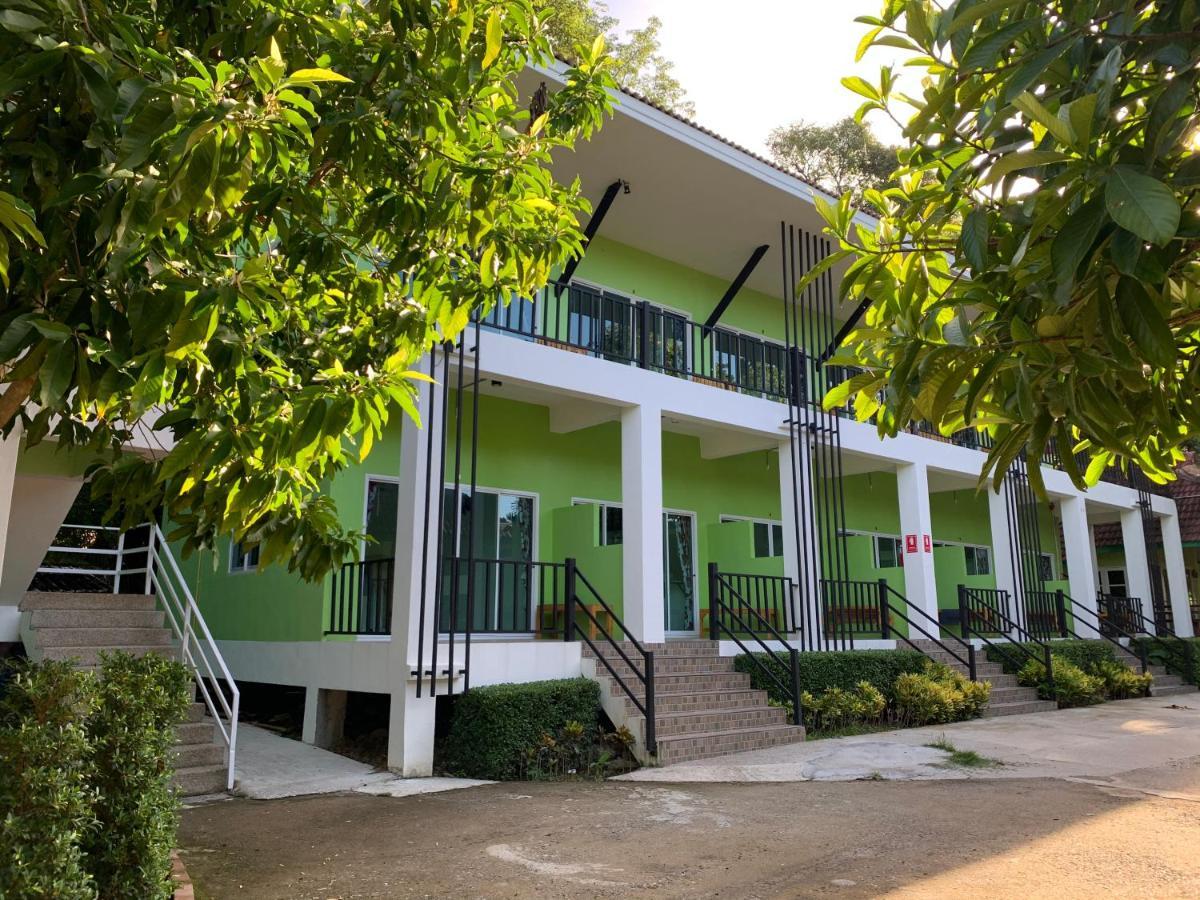 Somrudee Resort Nakhon Nayok Exterior photo